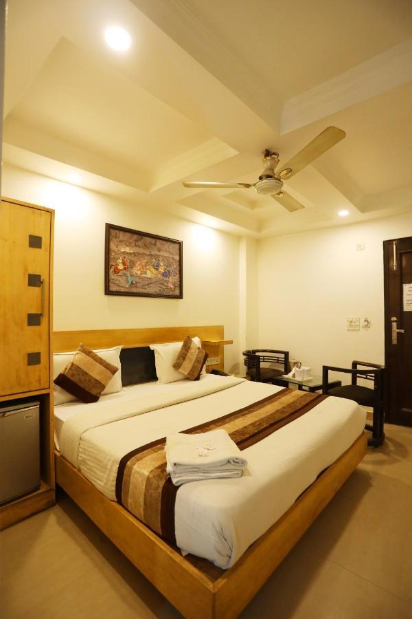 Hotel Maya 'New Delhi' Екстер'єр фото