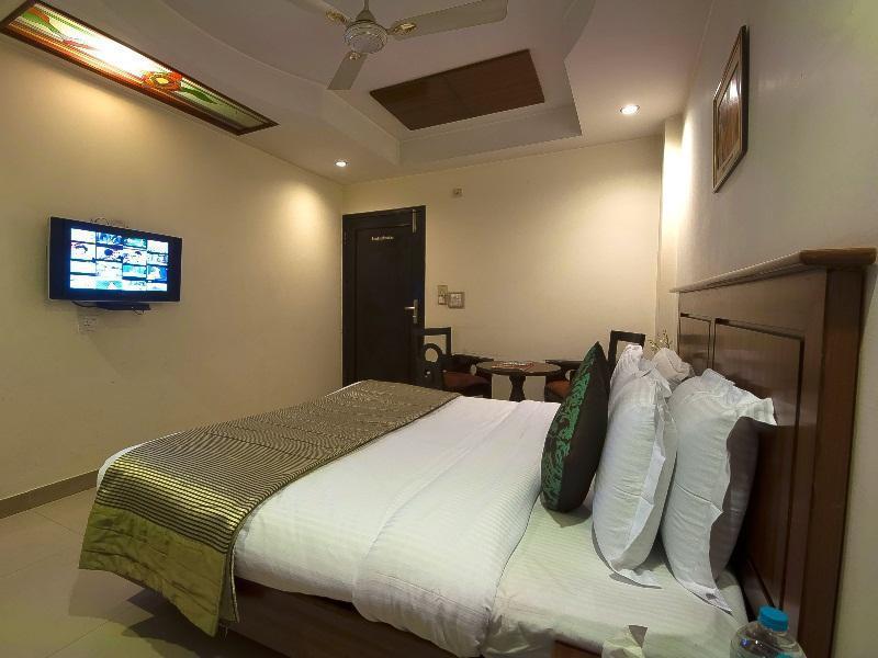 Hotel Maya 'New Delhi' Екстер'єр фото