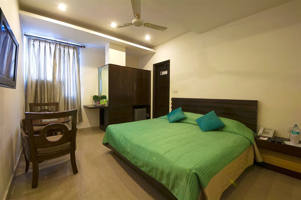 Hotel Maya 'New Delhi' Екстер'єр фото