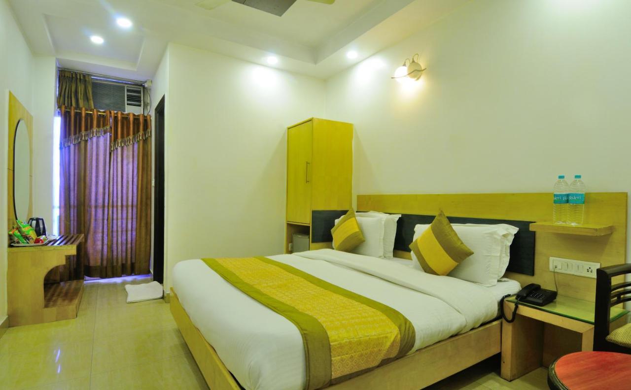 Hotel Maya 'New Delhi' Екстер'єр фото