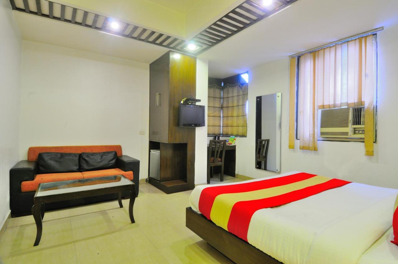 Hotel Maya 'New Delhi' Екстер'єр фото